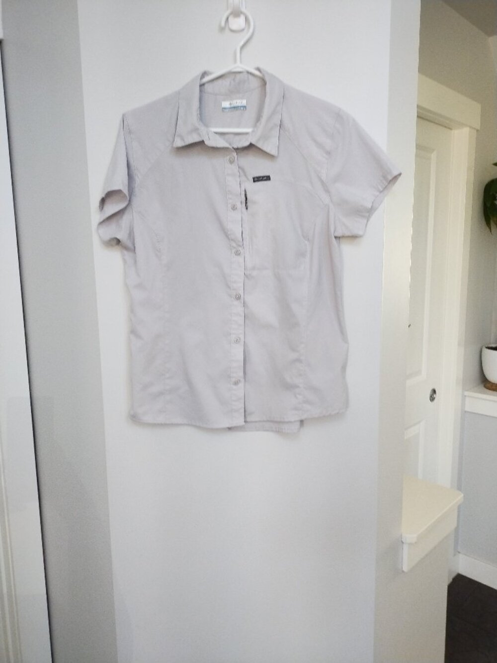 Columbia short sleeve button down top